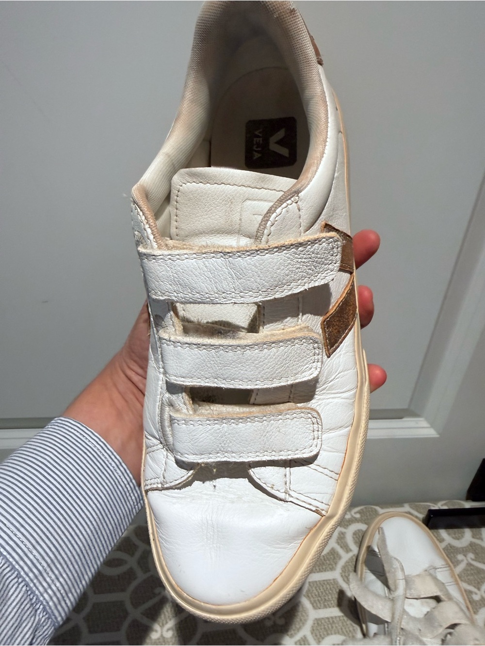 Veja Recife Logo Leather Sneaker. Size 9 - Picture 11 of 14